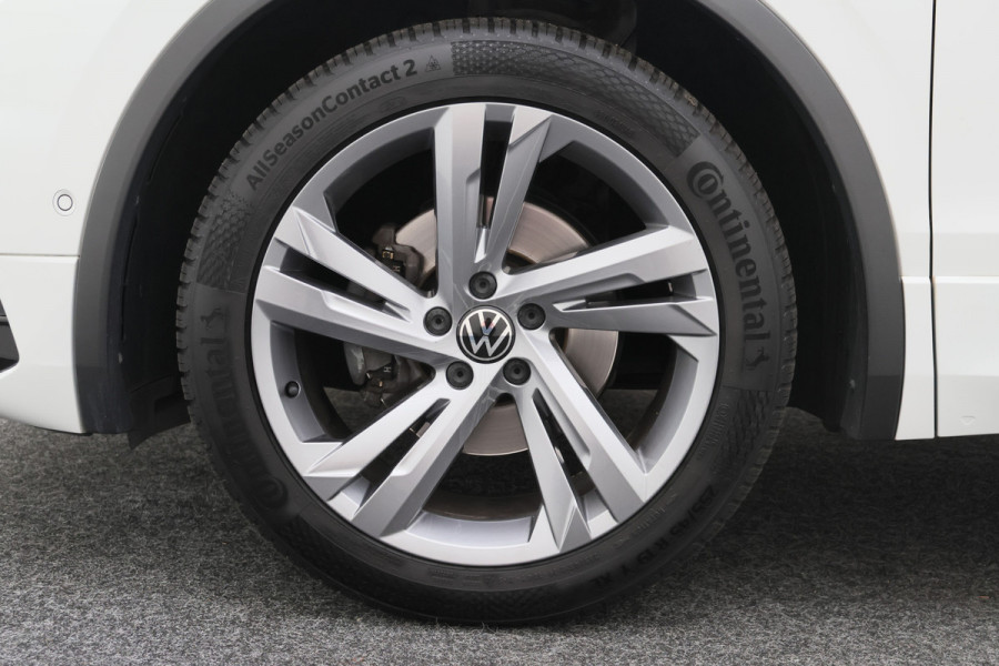 Volkswagen Tiguan 1.5 TSI R-Line Business+ Camera, Apple Carplay, Keyless, IQ Light, ACC, 19"