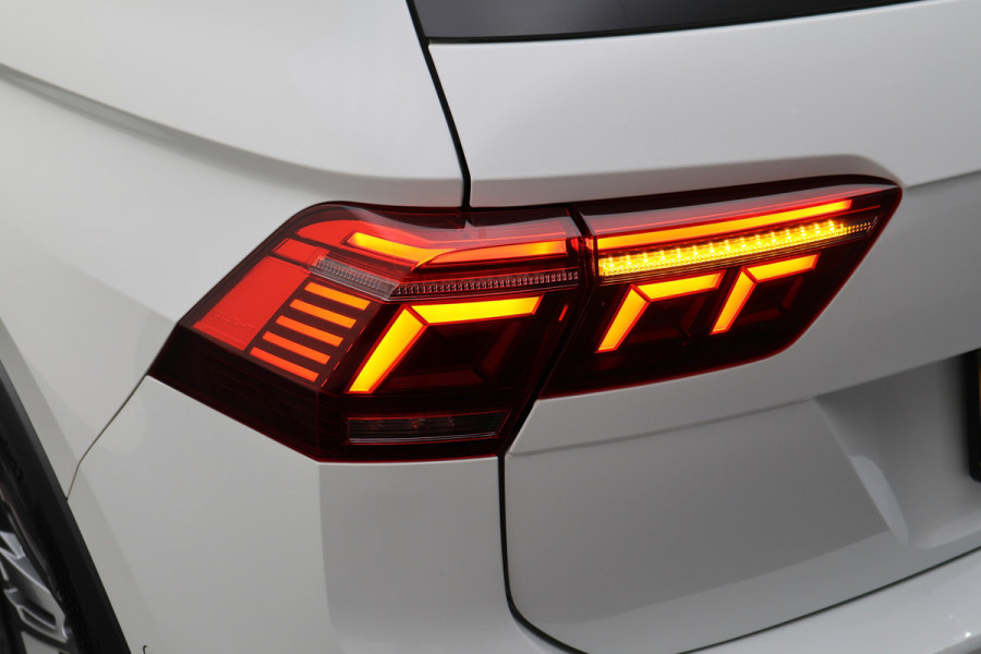 Volkswagen Tiguan 1.5 TSI R-Line Business+ Camera, Apple Carplay, Keyless, IQ Light, ACC, 19"