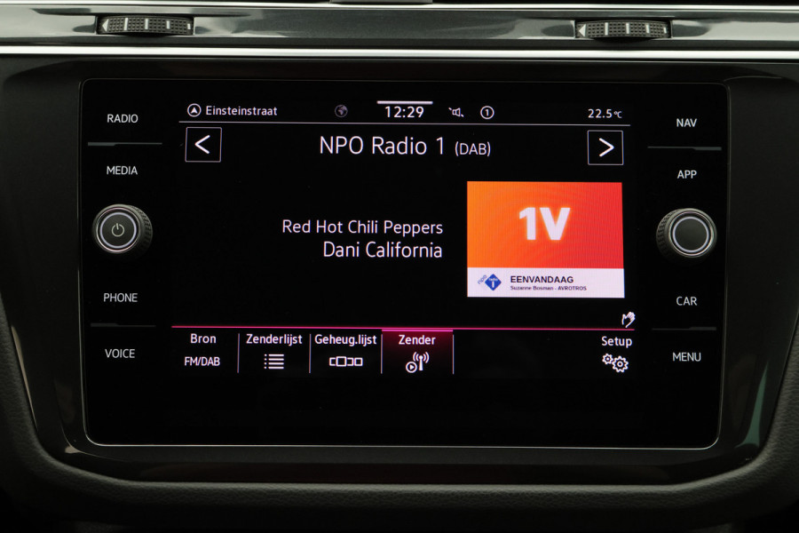 Volkswagen Tiguan 1.5 TSI R-Line Business+ Camera, Apple Carplay, Keyless, IQ Light, ACC, 19"