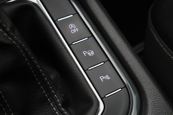 Volkswagen Tiguan 1.5 TSI R-Line Business+ Camera, Apple Carplay, Keyless, IQ Light, ACC, 19"