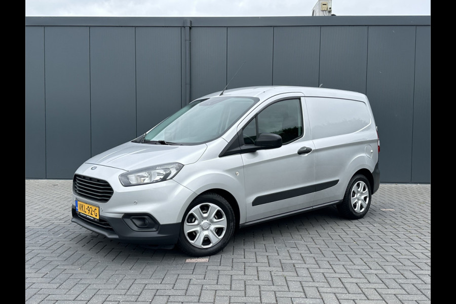 Ford Transit Courier 1.5 TDCI / 1e EIGENAAR / 21.248 KM ! / AIRCO / STOELVERWARMING / PDC / NAVIGATIE / CARPLAY