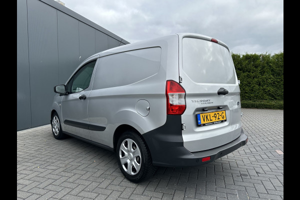 Ford Transit Courier 1.5 TDCI / 1e EIGENAAR / 21.248 KM ! / AIRCO / STOELVERWARMING / PDC / NAVIGATIE / CARPLAY