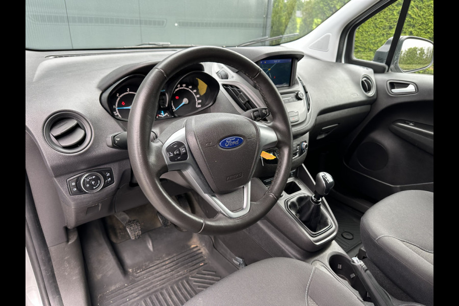 Ford Transit Courier 1.5 TDCI / 1e EIGENAAR / 21.248 KM ! / AIRCO / STOELVERWARMING / PDC / NAVIGATIE / CARPLAY