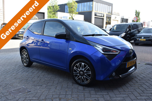 Toyota Aygo 1.0 VVT-i x-clusiv Airco Parkeer camera Cruise control 2-tone