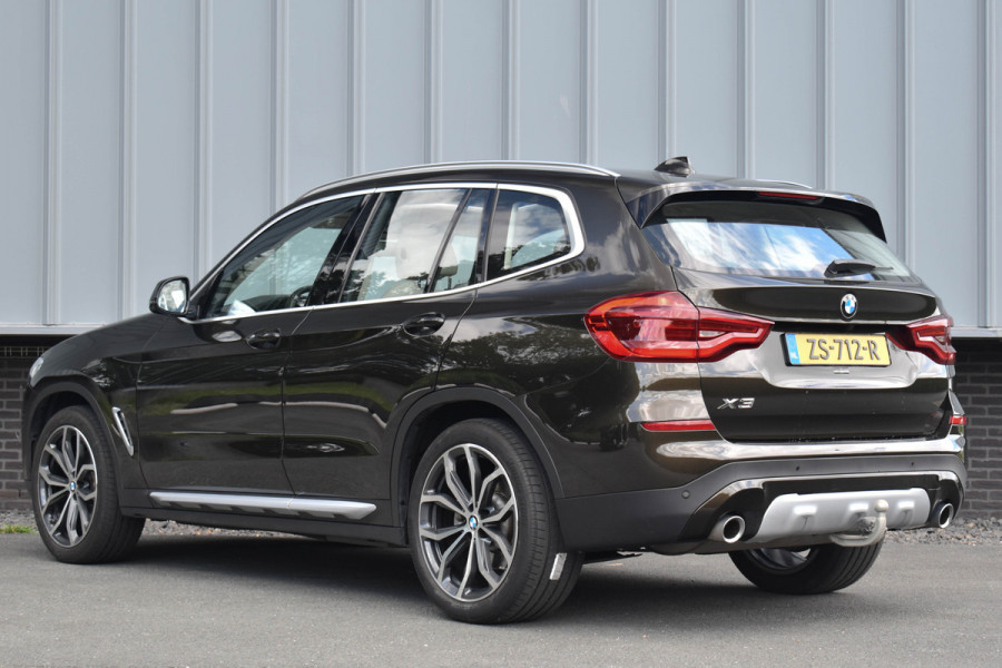 BMW X3 xDrive20i High Executive | Pano | Trekhaak | Leder | Stoelverwarming