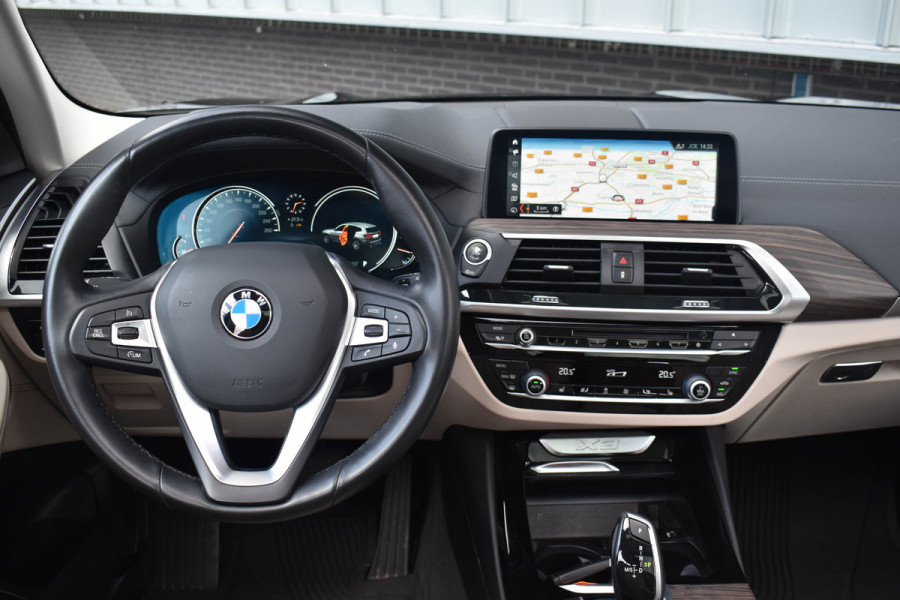 BMW X3 xDrive20i High Executive | Pano | Trekhaak | Leder | Stoelverwarming