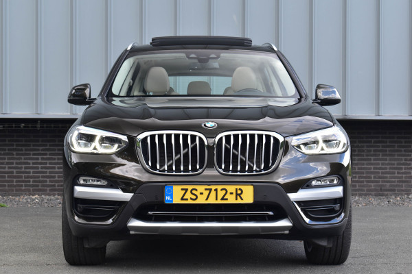 BMW X3 xDrive20i High Executive | Pano | Trekhaak | Leder | Stoelverwarming