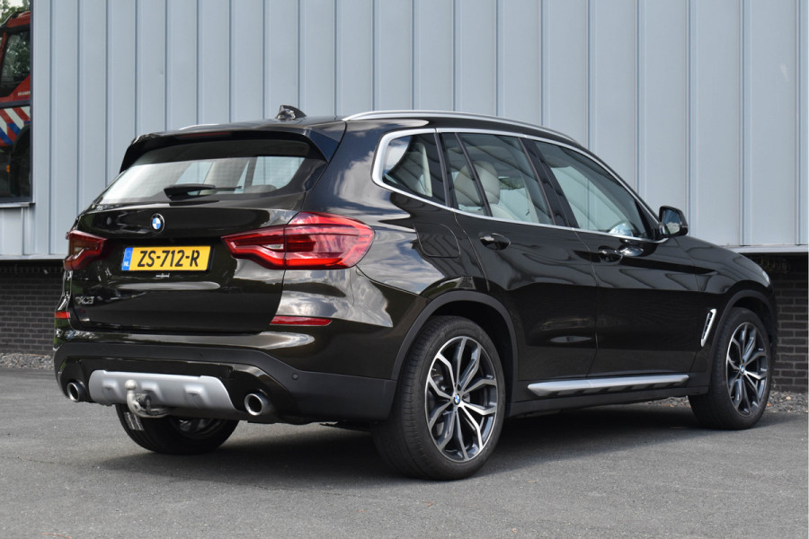 BMW X3 xDrive20i High Executive | Pano | Trekhaak | Leder | Stoelverwarming