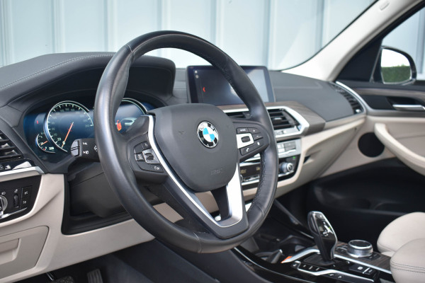 BMW X3 xDrive20i High Executive | Pano | Trekhaak | Leder | Stoelverwarming