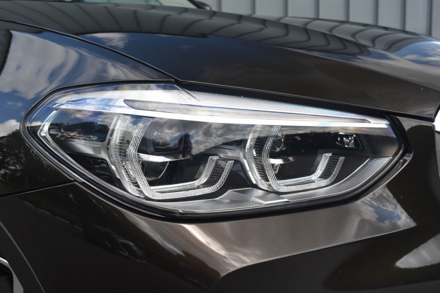 BMW X3 xDrive20i High Executive | Pano | Trekhaak | Leder | Stoelverwarming