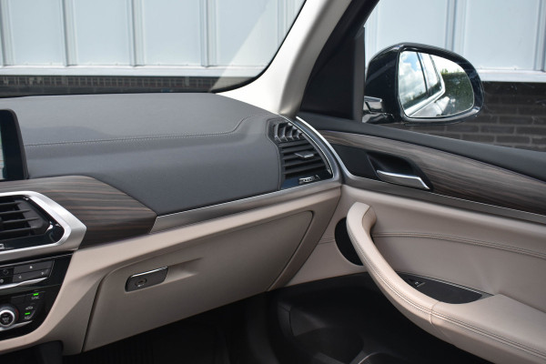 BMW X3 xDrive20i High Executive | Pano | Trekhaak | Leder | Stoelverwarming