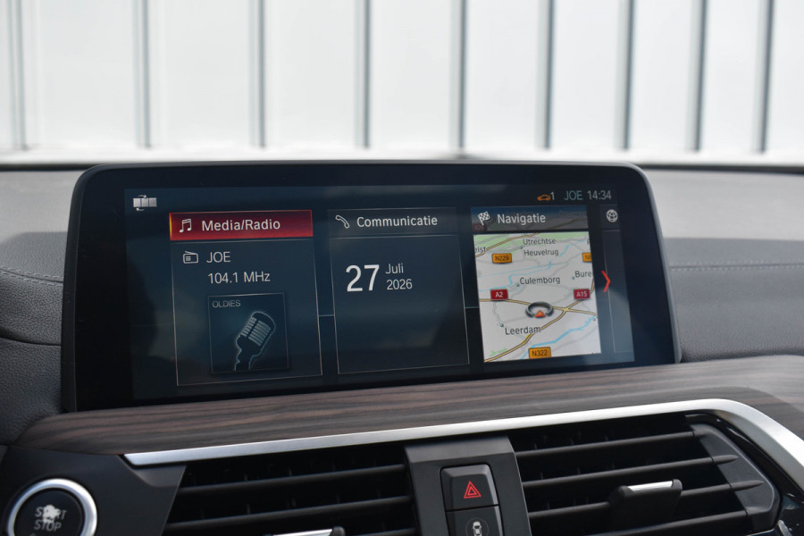 BMW X3 xDrive20i High Executive | Pano | Trekhaak | Leder | Stoelverwarming