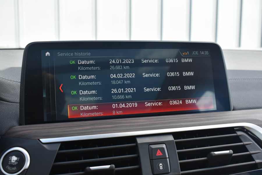 BMW X3 xDrive20i High Executive | Pano | Trekhaak | Leder | Stoelverwarming