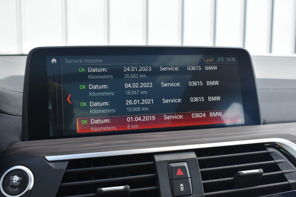 BMW X3 xDrive20i High Executive | Pano | Trekhaak | Leder | Stoelverwarming