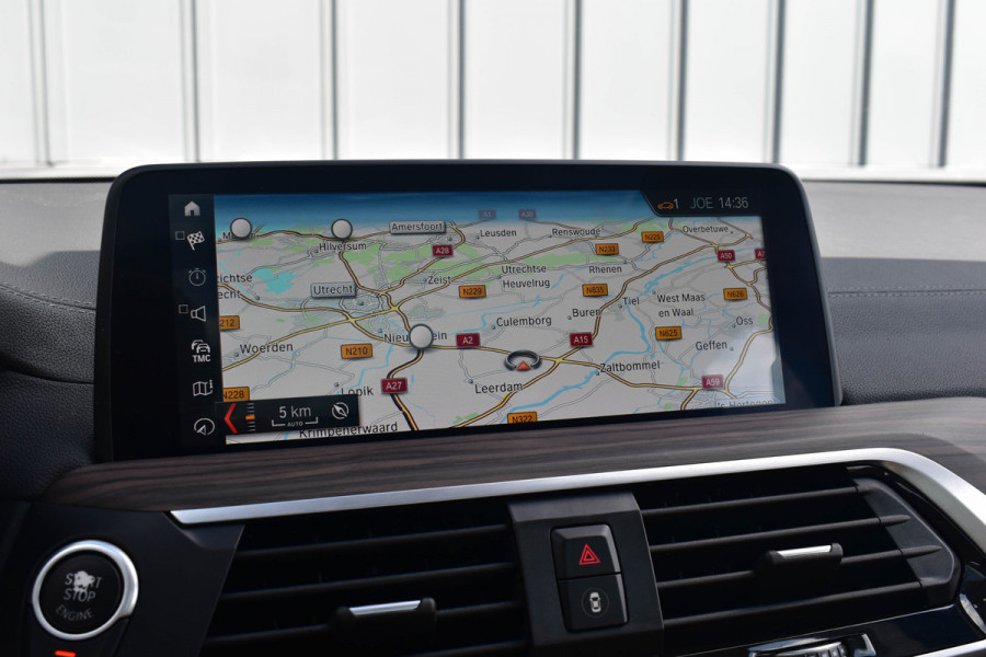 BMW X3 xDrive20i High Executive | Pano | Trekhaak | Leder | Stoelverwarming