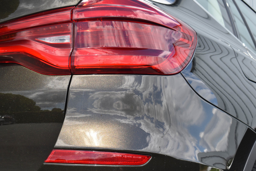 BMW X3 xDrive20i High Executive | Pano | Trekhaak | Leder | Stoelverwarming