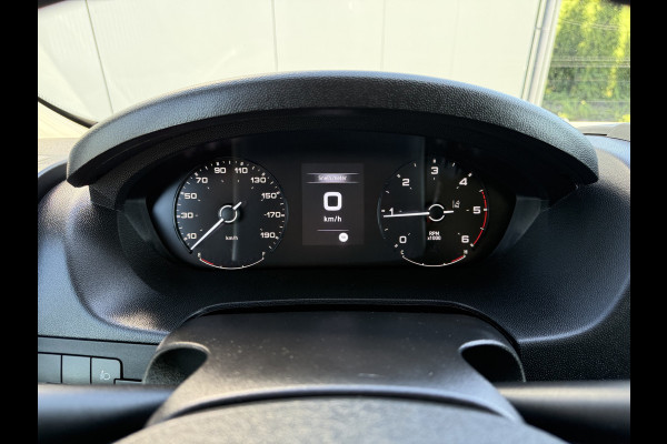 Opel Movano 2.2D 120 PK / L2H2 / ** NIEUW BPM VRIJ ** / TREKHAAK / CAMERA / 3-ZITS / ECC / LED / CRUISE / LANE ASSIST