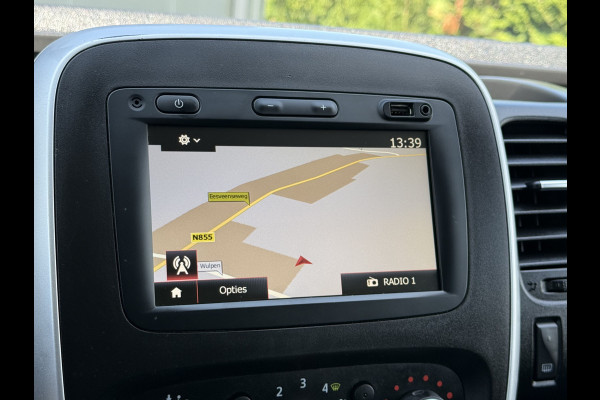 Renault Trafic 2.0 dCi 145 PK / AUTOMAAT / L1H1 / 2x SCHUIFDEUR / INRICHTING / TREKHAAK / IMPERIAAL / 3-ZITS