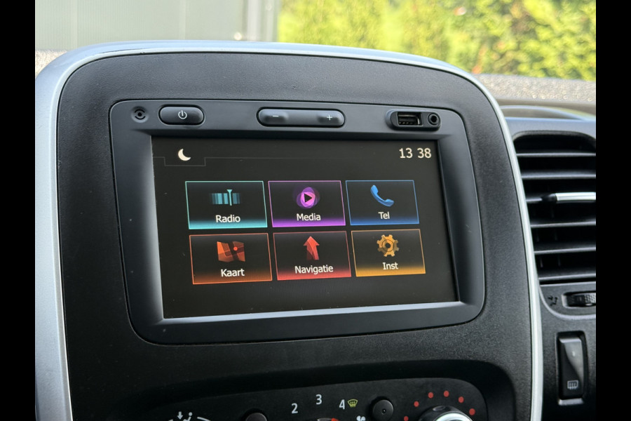 Renault Trafic 2.0 dCi 145 PK / AUTOMAAT / L1H1 / 2x SCHUIFDEUR / INRICHTING / TREKHAAK / IMPERIAAL / 3-ZITS