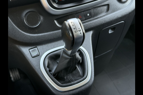 Renault Trafic 2.0 dCi 145 PK / AUTOMAAT / L1H1 / 2x SCHUIFDEUR / INRICHTING / TREKHAAK / IMPERIAAL / 3-ZITS