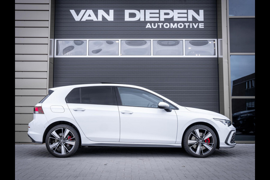 Volkswagen Golf 8 1.4 eHybrid GTE - Pano l Camera l Carplay