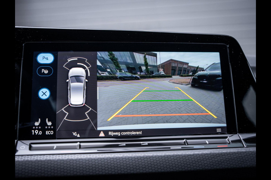Volkswagen Golf 8 1.4 eHybrid GTE - Pano l Camera l Carplay