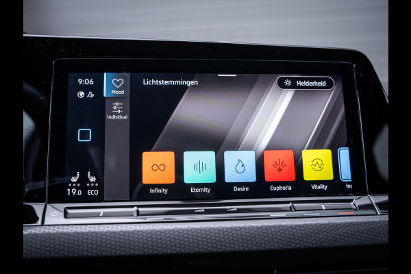 Volkswagen Golf 8 1.4 eHybrid GTE - Pano l Camera l Carplay
