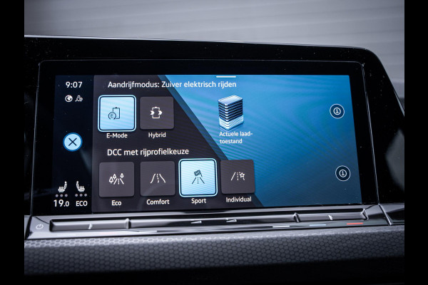 Volkswagen Golf 8 1.4 eHybrid GTE - Pano l Camera l Carplay