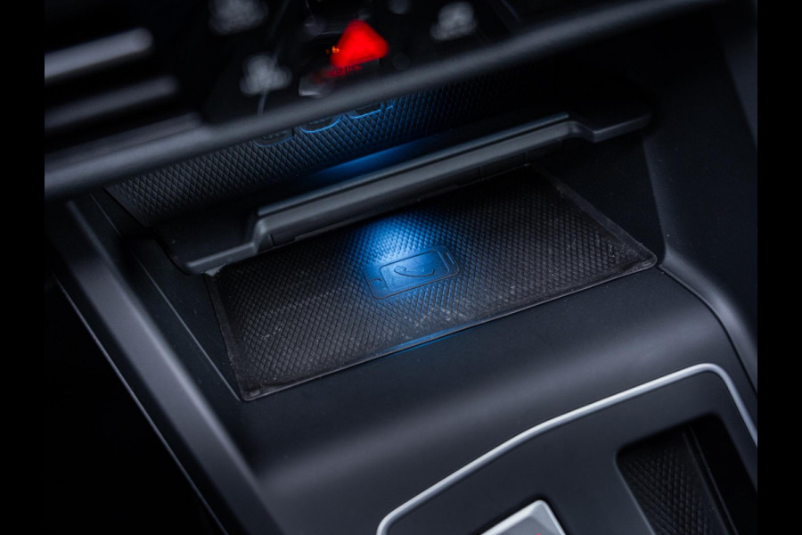 Volkswagen Golf 8 1.4 eHybrid GTE - Pano l Camera l Carplay