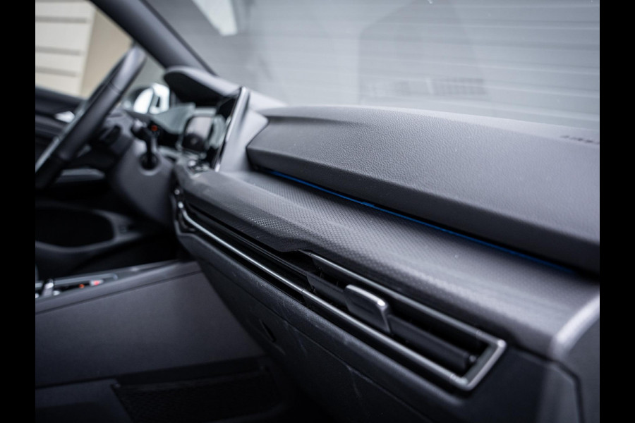 Volkswagen Golf 8 1.4 eHybrid GTE - Pano l Camera l Carplay