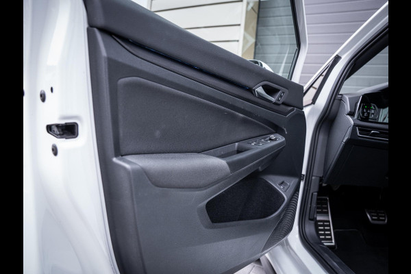 Volkswagen Golf 8 1.4 eHybrid GTE - Pano l Camera l Carplay