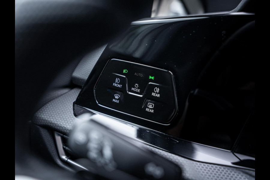 Volkswagen Golf 8 1.4 eHybrid GTE - Pano l Camera l Carplay