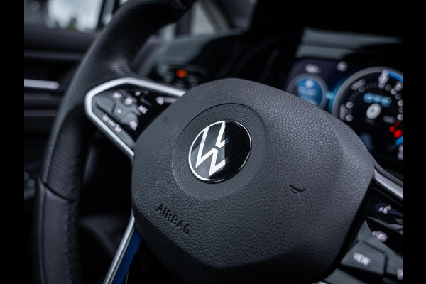 Volkswagen Golf 8 1.4 eHybrid GTE - Pano l Camera l Carplay