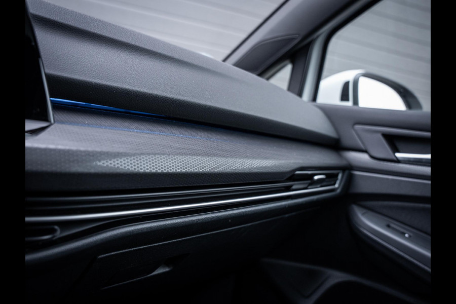 Volkswagen Golf 8 1.4 eHybrid GTE - Pano l Camera l Carplay