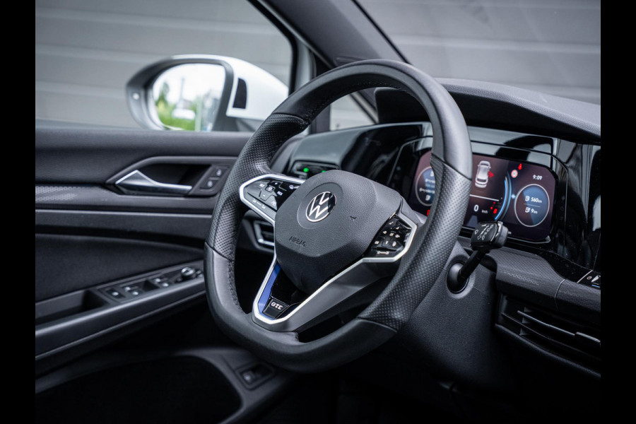Volkswagen Golf 8 1.4 eHybrid GTE - Pano l Camera l Carplay