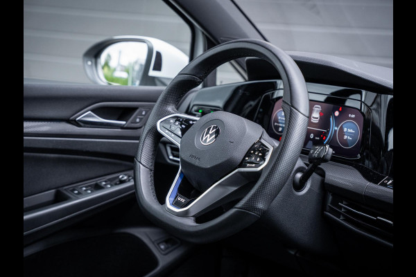Volkswagen Golf 8 1.4 eHybrid GTE - Pano l Camera l Carplay