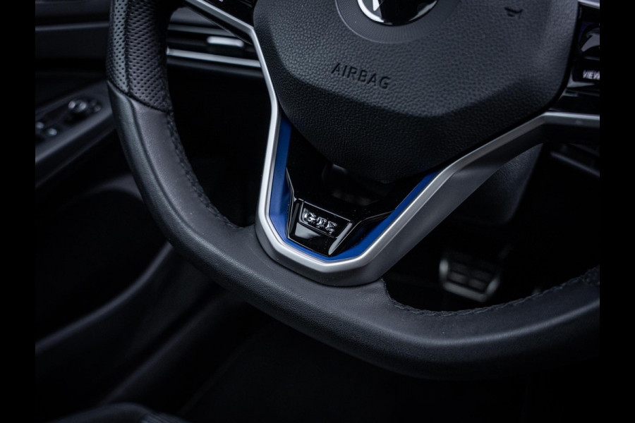 Volkswagen Golf 8 1.4 eHybrid GTE - Pano l Camera l Carplay