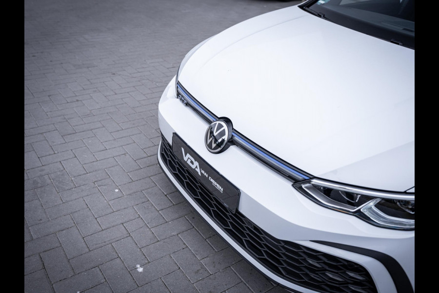 Volkswagen Golf 8 1.4 eHybrid GTE - Pano l Camera l Carplay