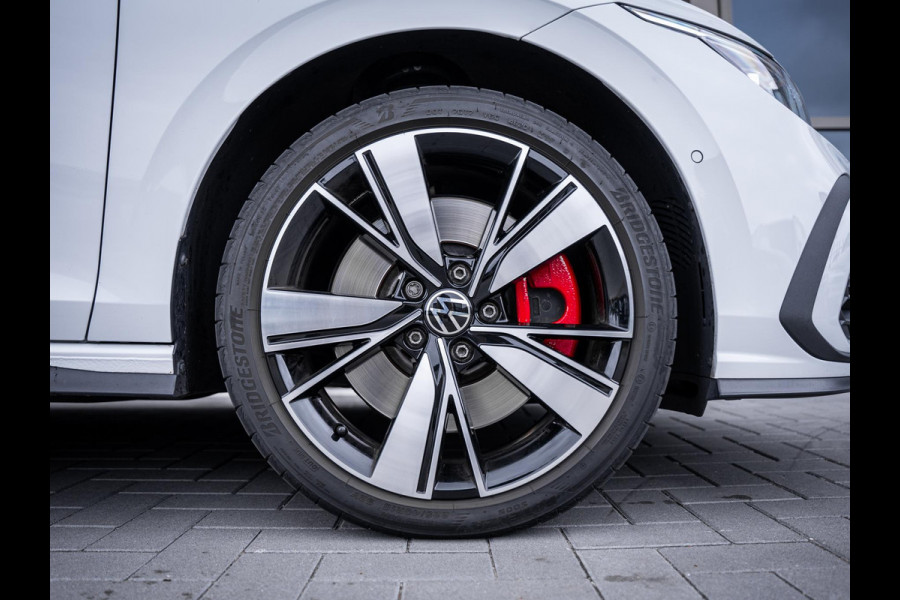 Volkswagen Golf 8 1.4 eHybrid GTE - Pano l Camera l Carplay