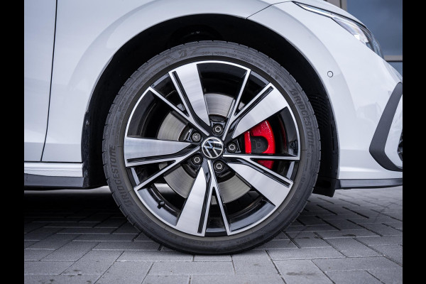 Volkswagen Golf 8 1.4 eHybrid GTE - Pano l Camera l Carplay