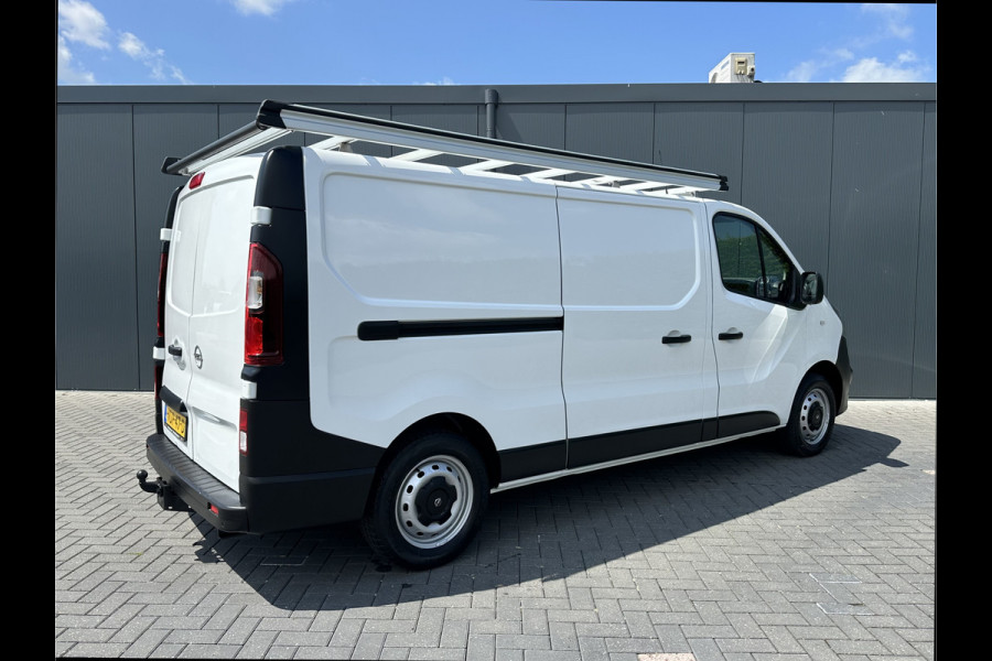 Opel Vivaro 1.6 CDTI 122 PK E6 / L2H1 / IMPERIAAL / TREKHAAK / 3 ZITS / AIRCO / NAVI / CRUISE