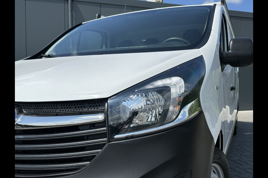 Opel Vivaro 1.6 CDTI 122 PK E6 / L2H1 / IMPERIAAL / TREKHAAK / 3 ZITS / AIRCO / NAVI / CRUISE