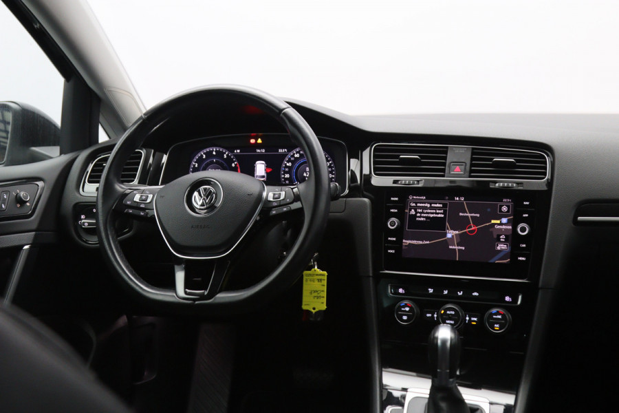 Volkswagen Golf Variant 1.0 TSI 110 PK Automaat Highline, Leder, Carplay, Climate Control, Adap. Cruise Control, Camera