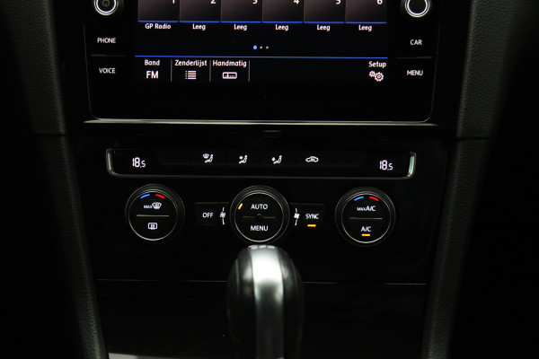 Volkswagen Golf Variant 1.0 TSI 110 PK Automaat Highline, Leder, Carplay, Climate Control, Adap. Cruise Control, Camera