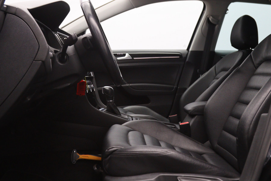 Volkswagen Golf Variant 1.0 TSI 110 PK Automaat Highline, Leder, Carplay, Climate Control, Adap. Cruise Control, Camera