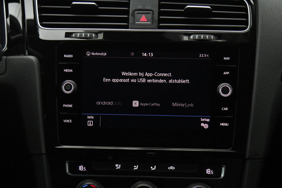 Volkswagen Golf Variant 1.0 TSI 110 PK Automaat Highline, Leder, Carplay, Climate Control, Adap. Cruise Control, Camera
