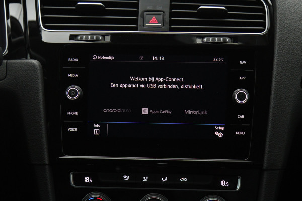Volkswagen Golf Variant 1.0 TSI 110 PK Automaat Highline, Leder, Carplay, Climate Control, Adap. Cruise Control, Camera