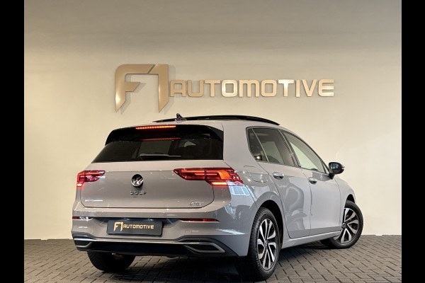 Volkswagen Golf 1.0 eTSI Life Pano|ACC|Lane|Sfeer|Stoelverwarming|Stuurverwarming