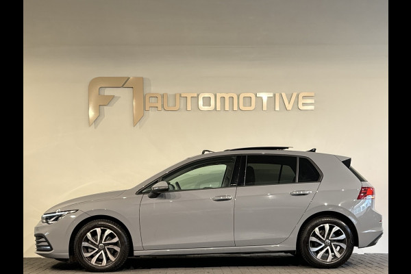 Volkswagen Golf 1.0 eTSI Life Pano|ACC|Lane|Sfeer|Stoelverwarming|Stuurverwarming