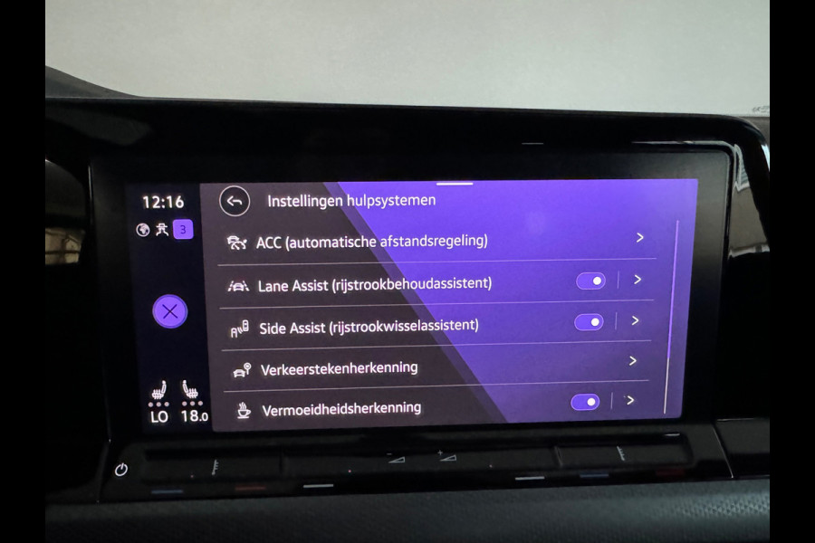 Volkswagen Golf 1.0 eTSI Life Pano|ACC|Lane|Sfeer|Stoelverwarming|Stuurverwarming